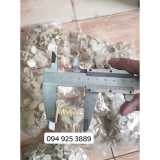 Vít nở nhựa trần xe Ford Transit loại ngắn 3cm