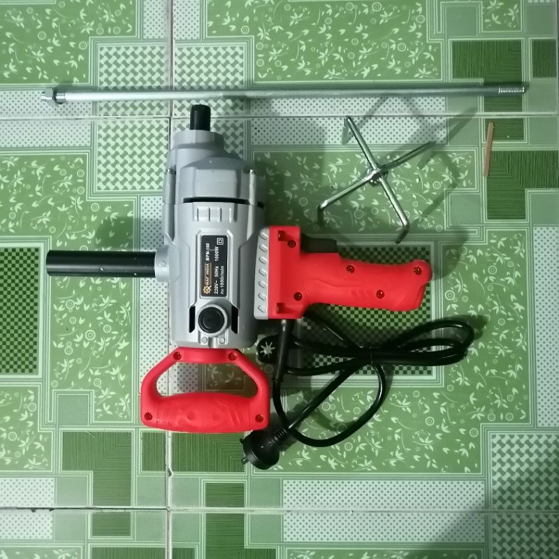 Máy đánh bột sơn nước DEXTRO 13MM.