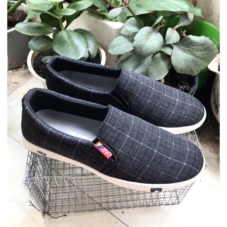 Giày lười vãi nam mẫu mới..họa tiết kẻ sọc,mã LV11, size từ 38-43, xám đen sang trọng lịch lãm