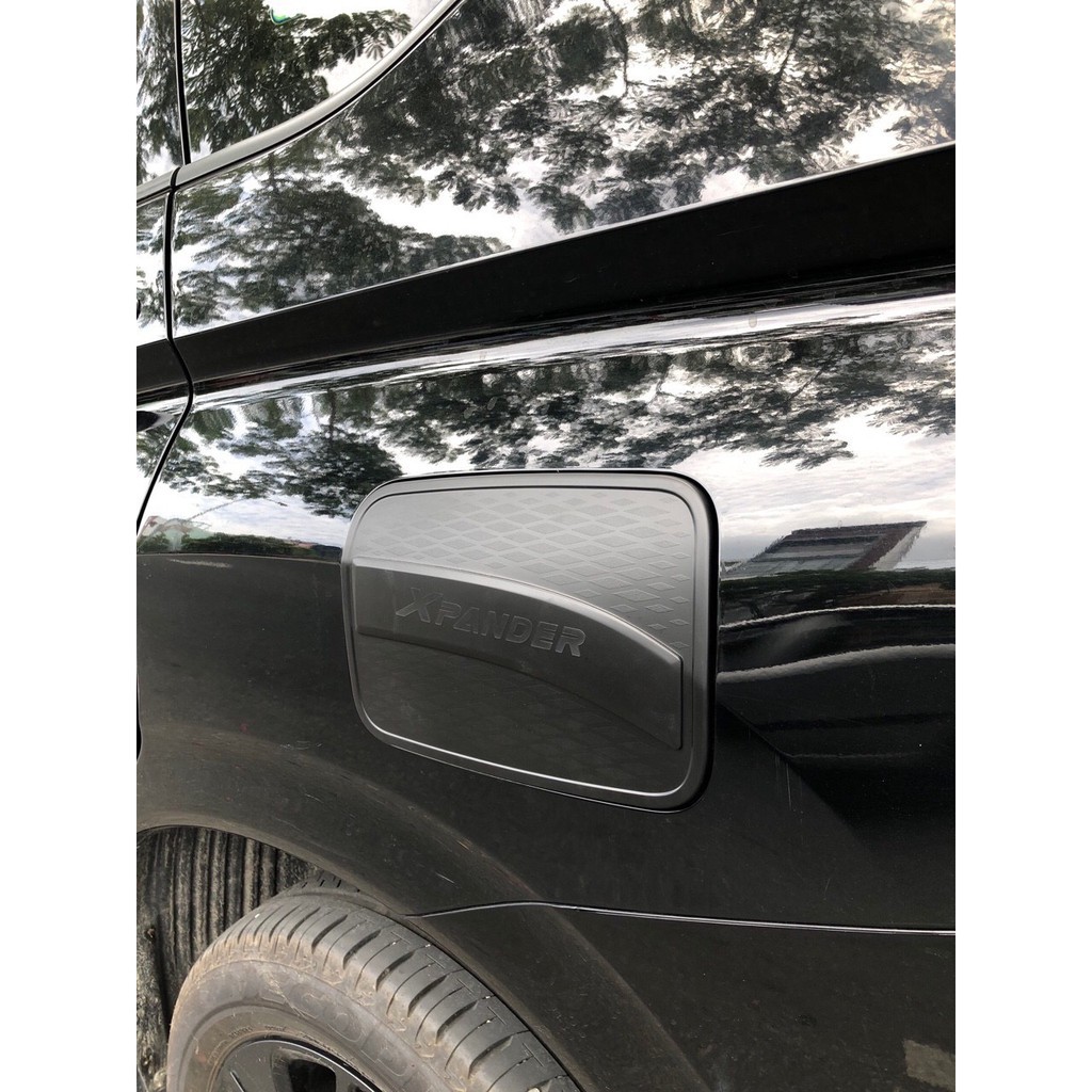 Ốp nắp xăng xe Xpander 2018 2019 2020 2021 2022 2023