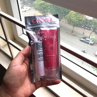 Set kem tay và son dưỡng môi Caudalie