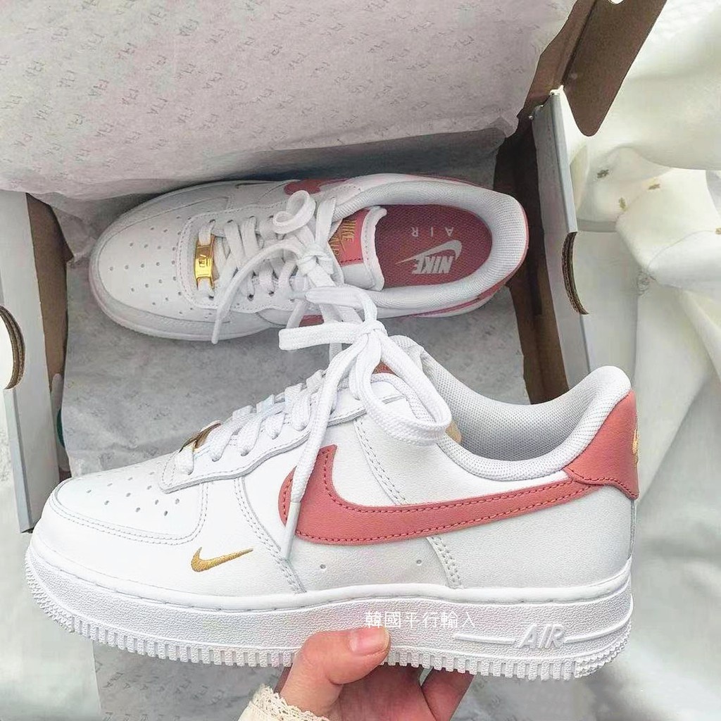 Giày_nike af1 trắng vệt hồng khâu đế,Giày air foce 1 móc hồng phối trắng đế cao su nữ chất lượng cao.full box bill