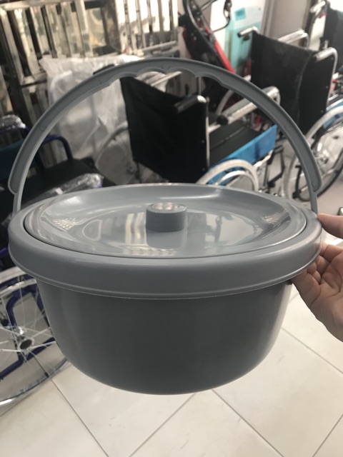 Ghế bô vệ sinh có bánh xe LUCASS G-696