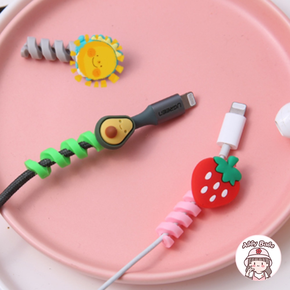 Phụ Kiện Bảo Vệ Đầu Dây Cáp Tai Nghe Chống Gãy Hình Cô Gái Dễ Thương