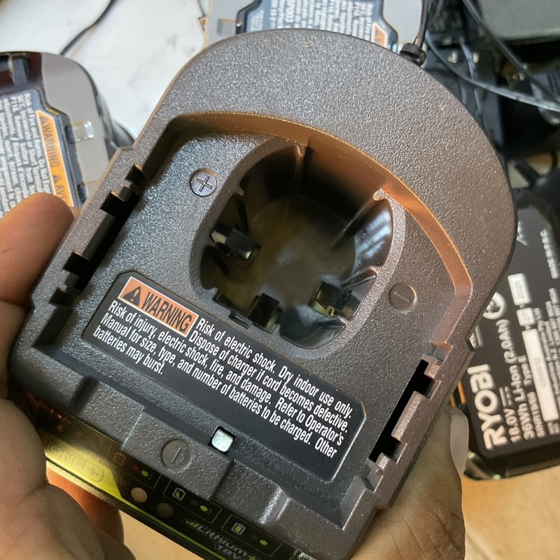 Sạc Ryobi 18V điện 120V hàng Mỹ 🇺🇸