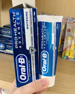 KEM ĐÁNH TRẮNG RĂNG ORAL-B Úc