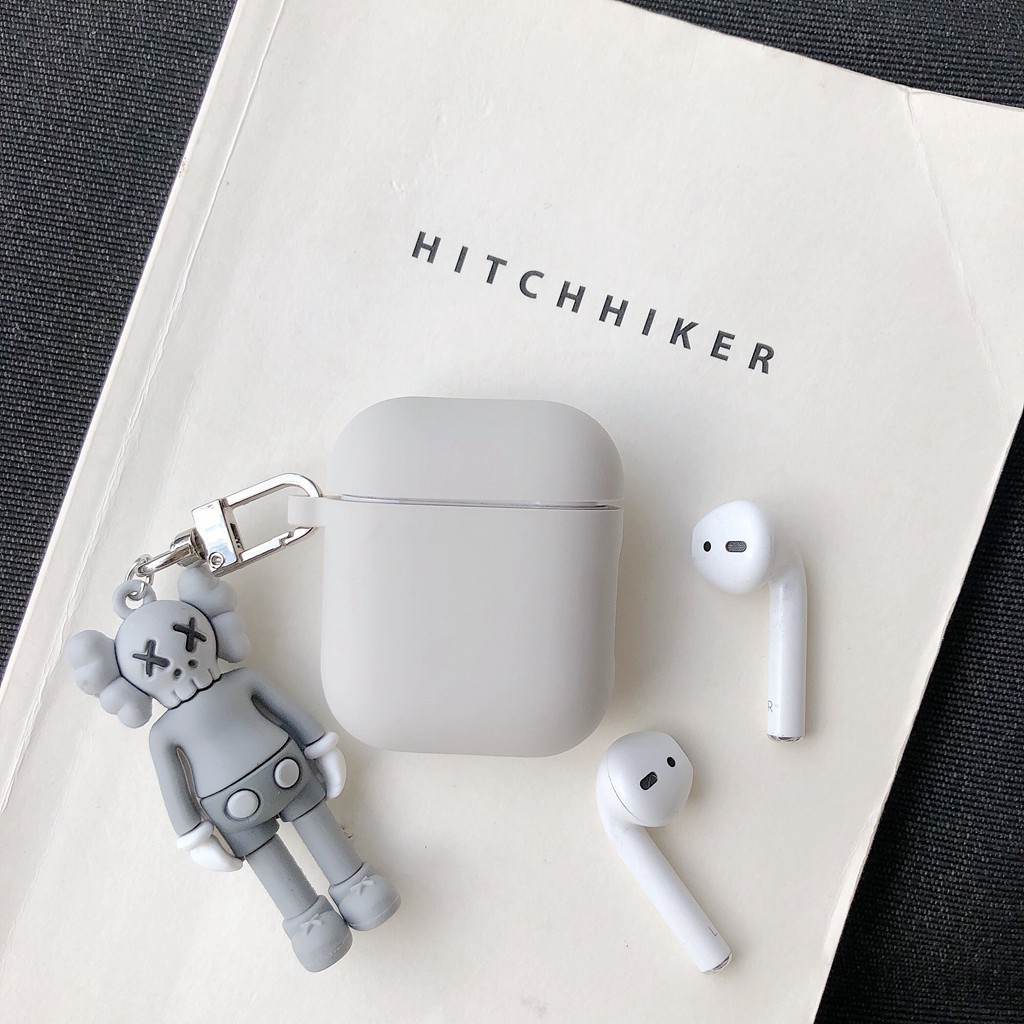 Vỏ Bọc Hộp Sạc Tai Nghe Airpods 2 Bằng Silicone Hình Kaws Độc Đáo | BigBuy360 - bigbuy360.vn