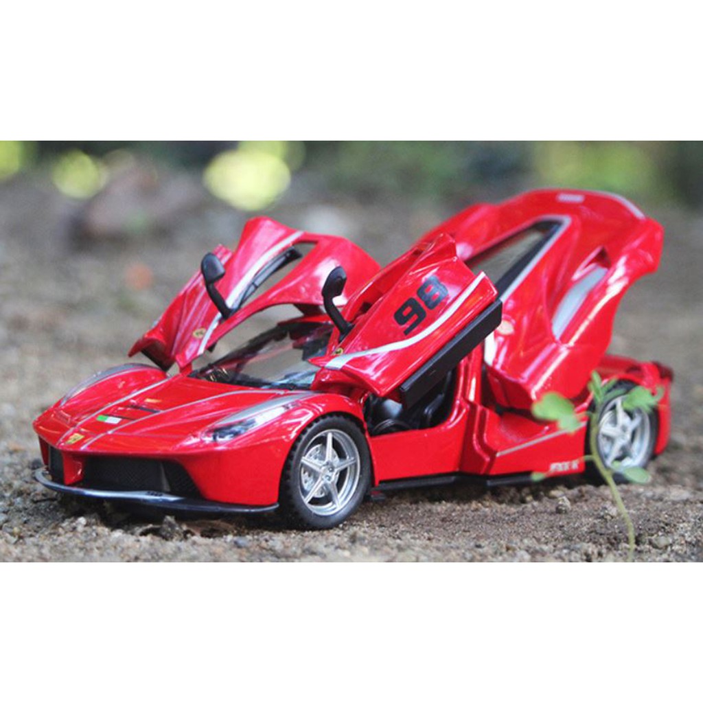 Mô hình xe ô tô kim toại Ferrari FXXK tỷ lệ 1:32