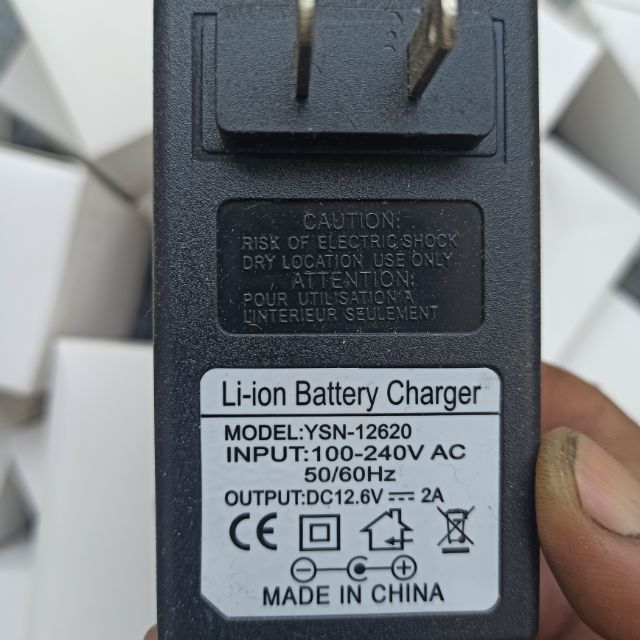 Sạc 3s 2a dành cho pin lion 12v