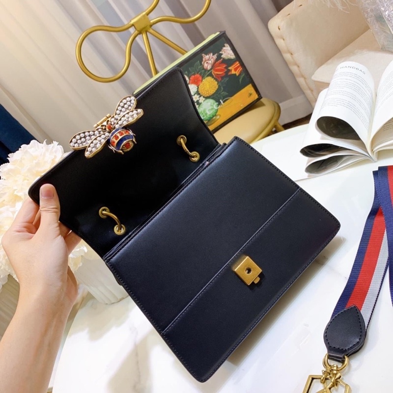 Túi con ong có quai xách