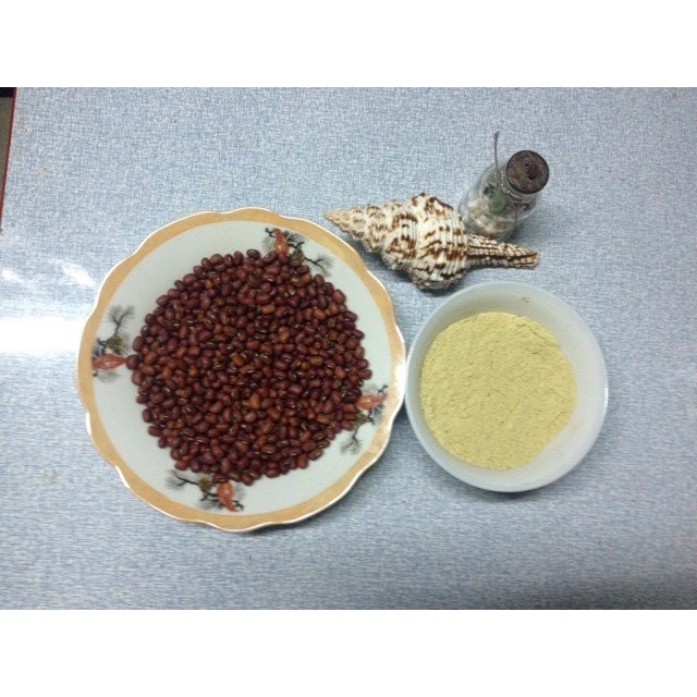 Bột tắm trắng thảo dược Vic's 200gr | BigBuy360 - bigbuy360.vn
