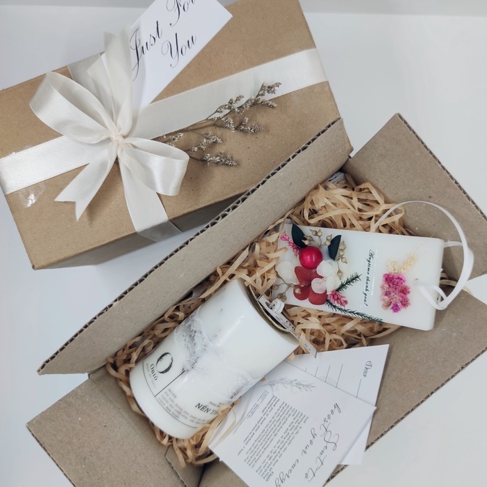 Hộp quà tặng theo set 2-Handmade by Onio - gồm nến thơm - sáp thơm - kích thước hộp 20x10x10cm
