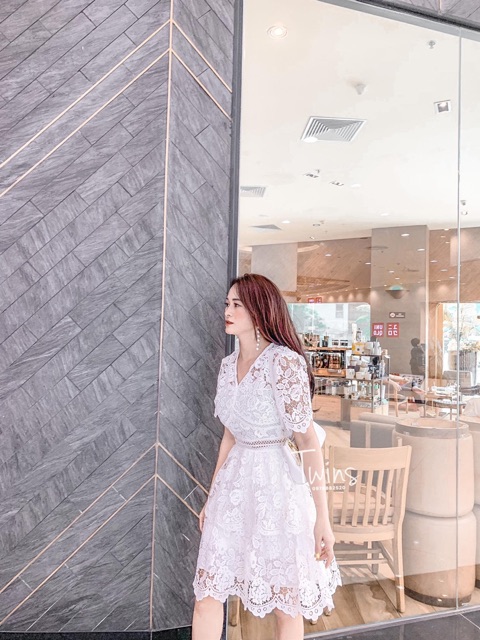 Váy ren hoa 2 tầng lưới eo 20021