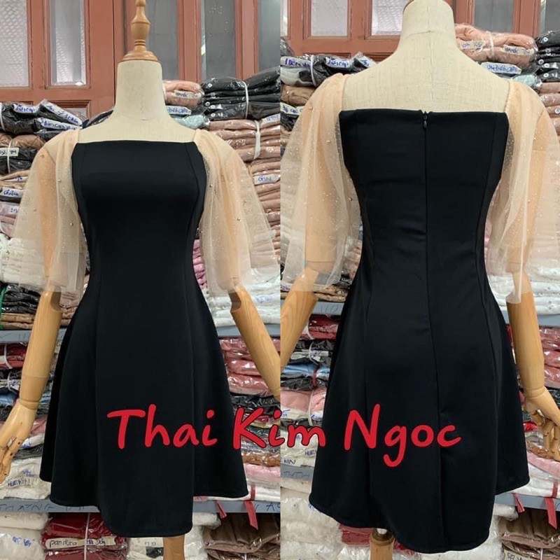 Đầm cổ vuông xoè đen tay lưới đính hạt