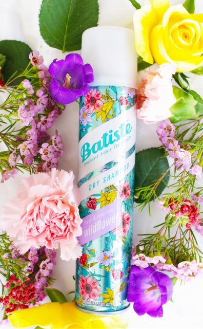 Dầu gội khô Batiste Dry Shampoo tặng lược