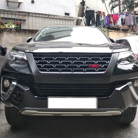Mặt CALANG thay thế cho xe Toyota Fortuner 2017-2019 TRD mặt hốc rộng chữ nổi đỏ TRO