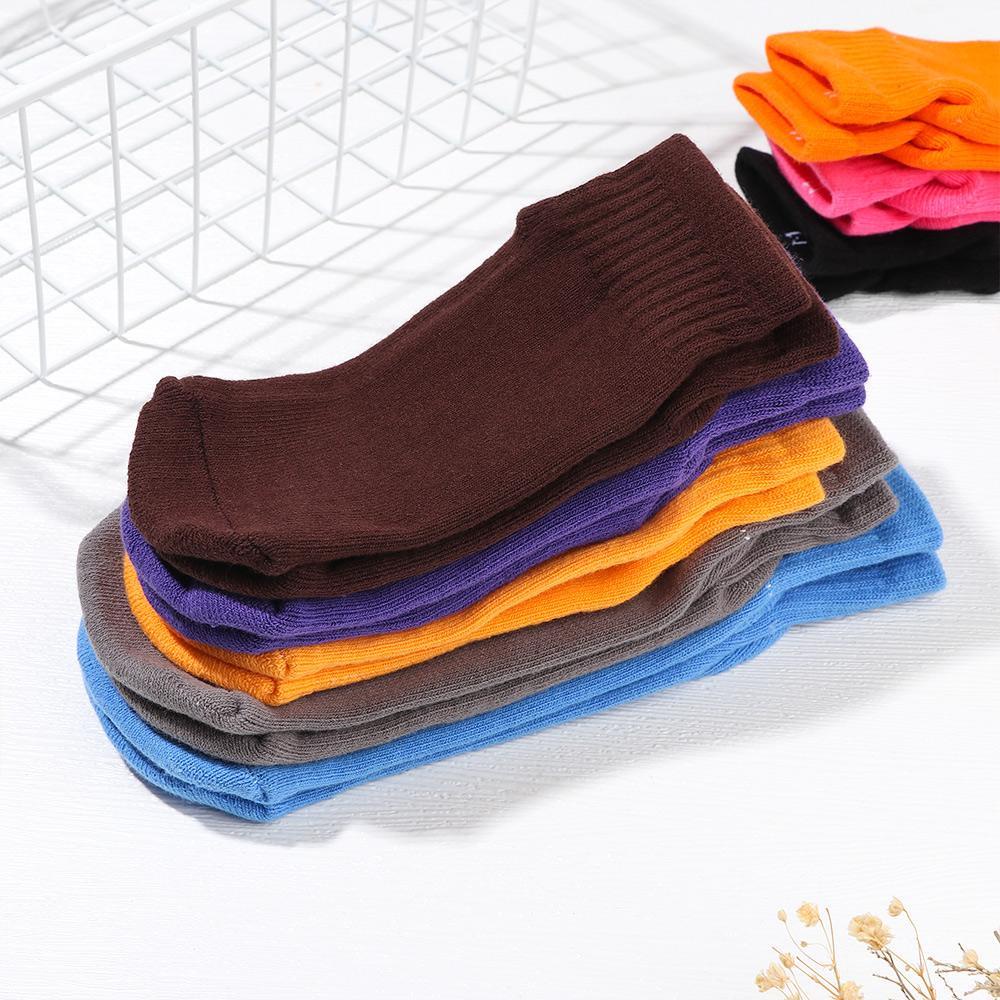 Vớ Cotton Chống Trượt Giữ Ấm Mùa Thu Đông In Họa Tiết Hoạt Hình Cho Người Lớn Và Trẻ Em