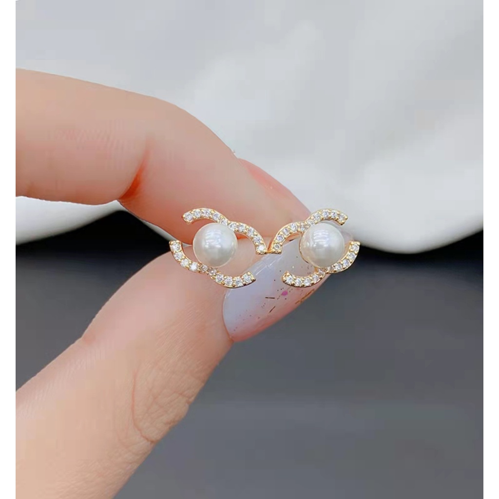 Đôi Khuyên Tai Nữ Đính Ngọc Trai Thời Trang