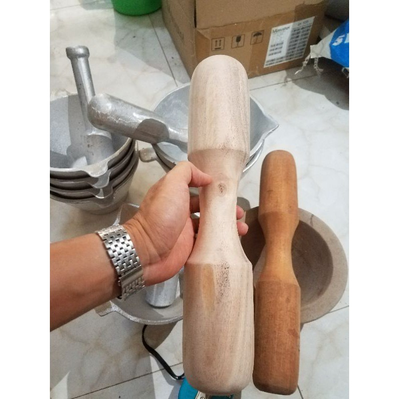 Chày to dùng cho cối đá