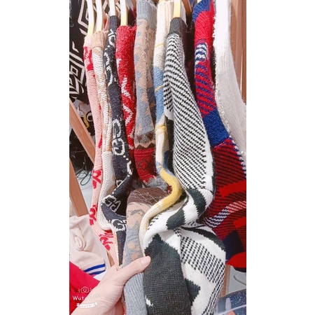 Áo gile len đầu vụ khách livestream