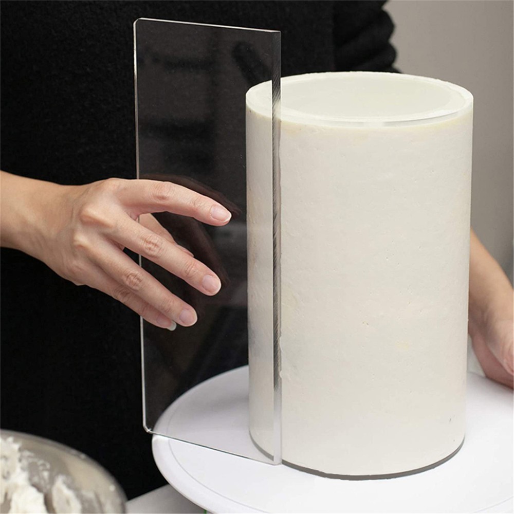 Dụng cụ chà láng bánh kem bằng nhựa 2mm tiện dụng
