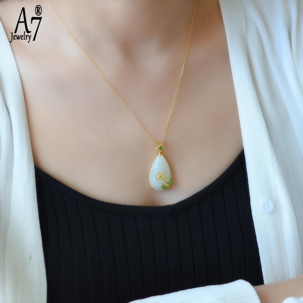 Vòng cổ Ngọc Bích Màu Trắng Đính Đá Ngọc Bích Cho Phụ Nữ Trung Niên