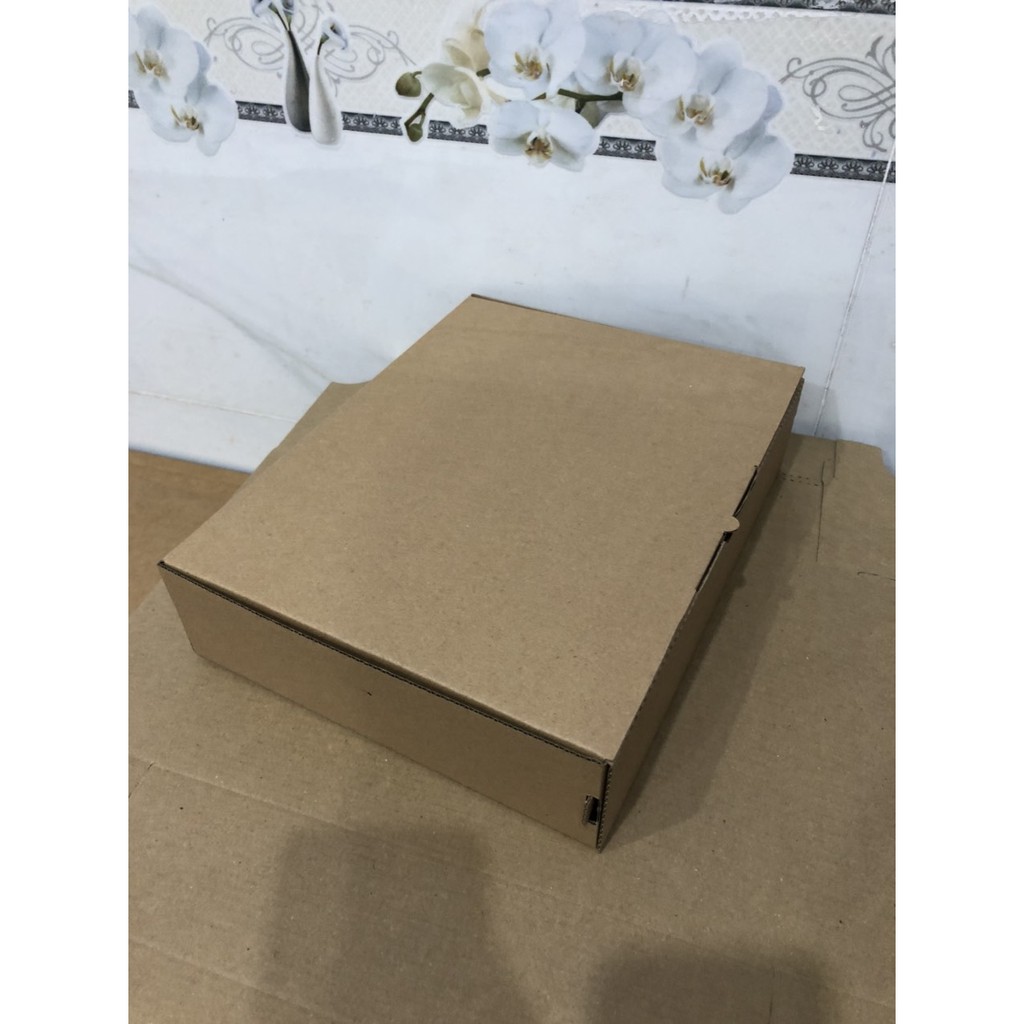 Hộp gài ĐỰNG QUẦN ÁO size 30x25x6cm giấy nâu bộ 20 hộp