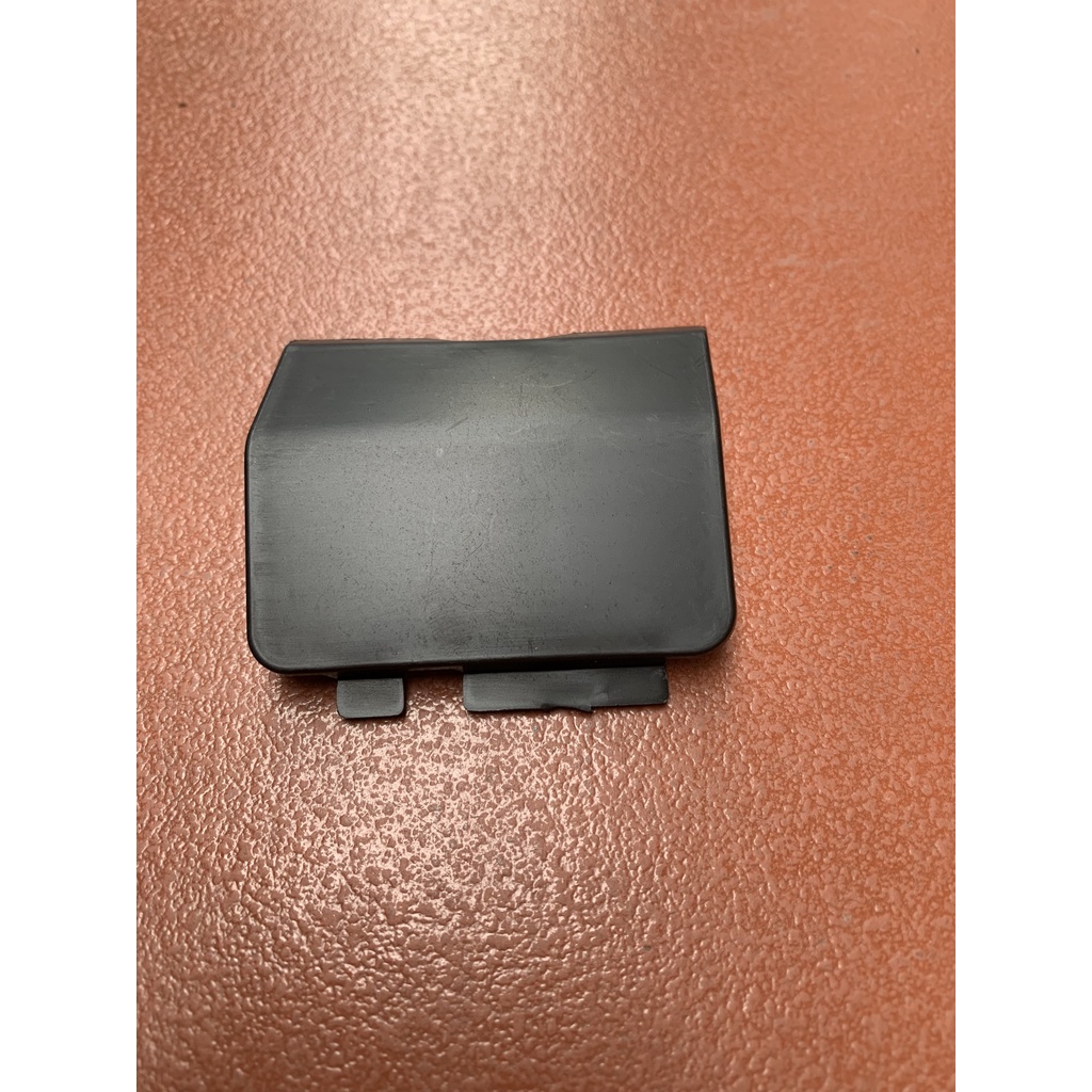 Nắp đậy móc kéo cản sau  Mazda 6  - Lưu ý: Nắp mộc màu đen, chưa sơn