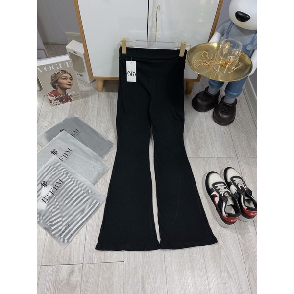 Quần ống loe trơn kẻ