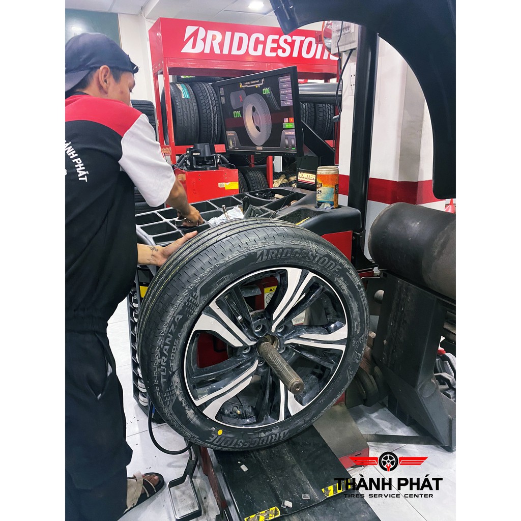 Vỏ xe Bridgestone Turanza T005 225/50R17 dành cho Honda Civic