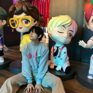 Mô hình chibi BTS × Mattel Pop up store unoff