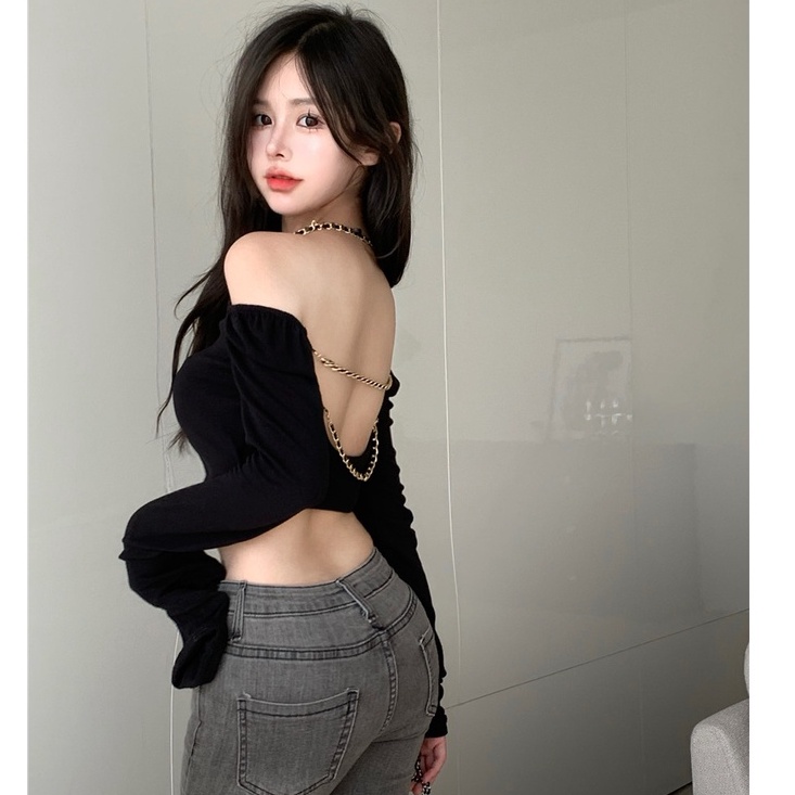 QKOOLE Áo croptop trễ vai  tay dài phối dây xích phong cách Hàn Quốc quyến rũ cho nữ