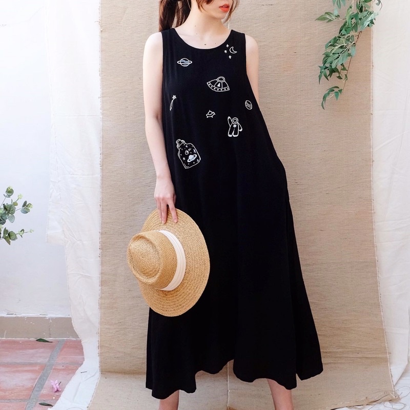 Đầm thêu Toro - made by savanna