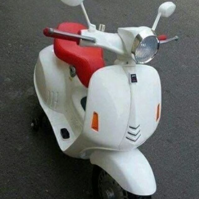 XE MÁY ĐIỆN TRẺ EM VESPA