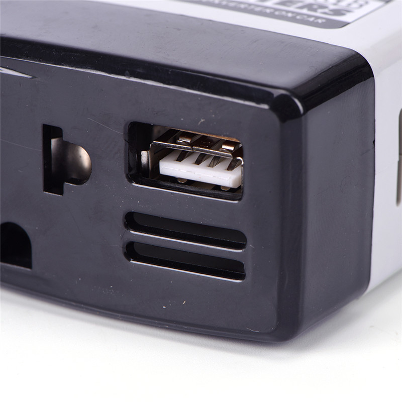 Đầu chuyển đổi dòng điện từ DC 12V sang AC 220V có cổng USB đa năng
