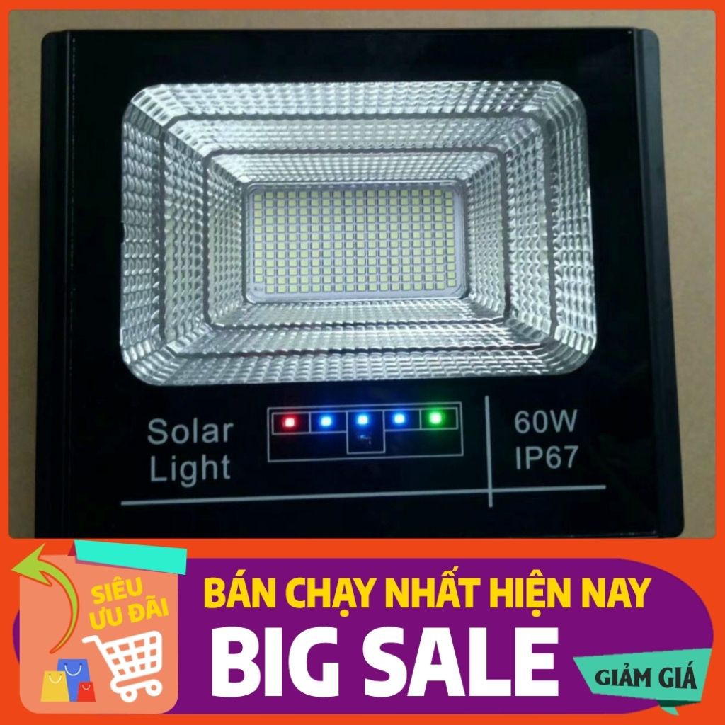 Đèn pha năng lượng mặt trời 60w báo pin mẫu mới nhất vỏ nhôm chống nước IP67 có giấy bảo hành