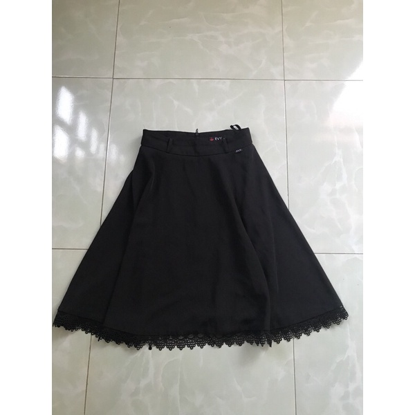 Chân váy size s hãng evy