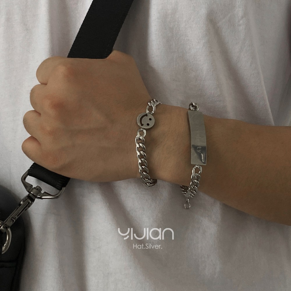 Vòng Tay Mặt Hình Vuông Bằng Thép Titanium In Chữ + Mặt Cười Phong Cách Hàn Quốc Cá Tính