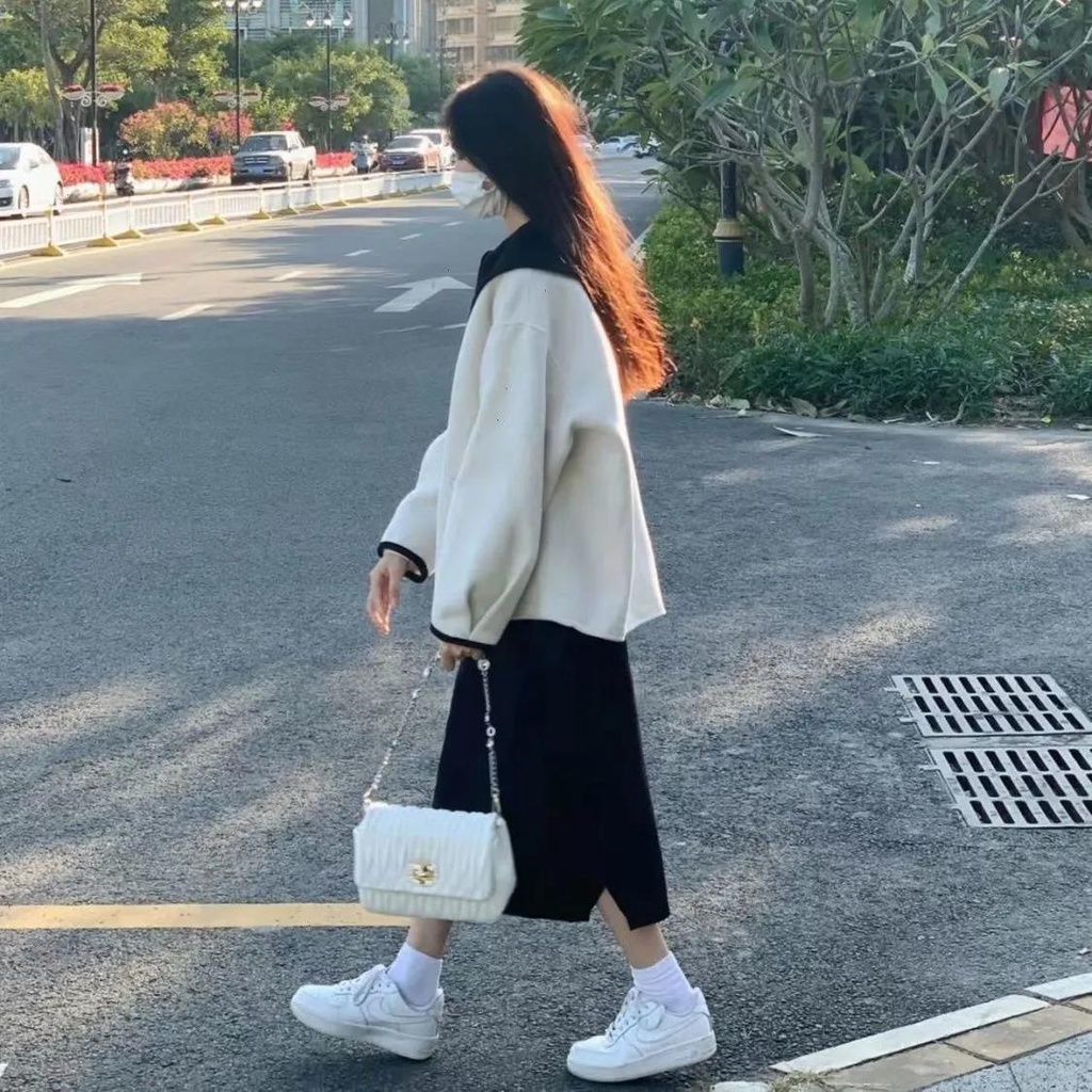Set Áo Khoác Len Cổ Búp Bê Form Rộng Và Chân Váy Đen Phong Cách Hàn Quốc