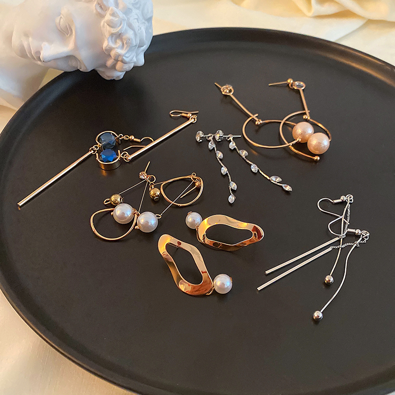 Khuyên Tai Dáng Dài Độc Đáo Phong Cách Hàn Quốc 2021