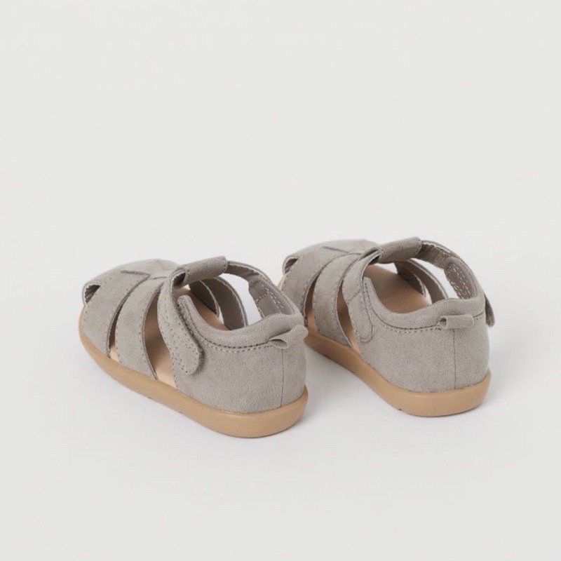 Sandal rọ HM màu ghi đậm cho bé trai