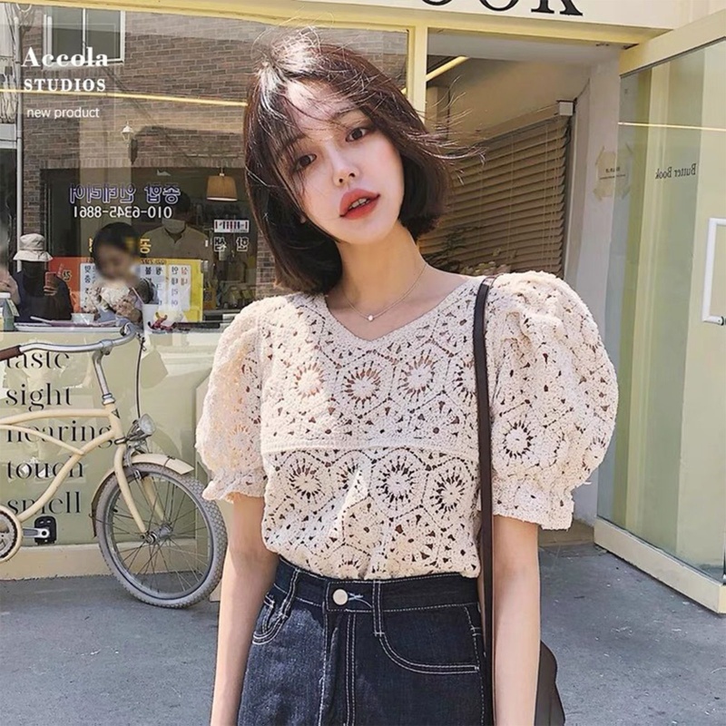 Áo Croptop Dệt Kim Tay Lửng Cổ Chữ V Khoét Lỗ Hình Bông Hoa Độc Đáo Thời Trang Cho Nữ