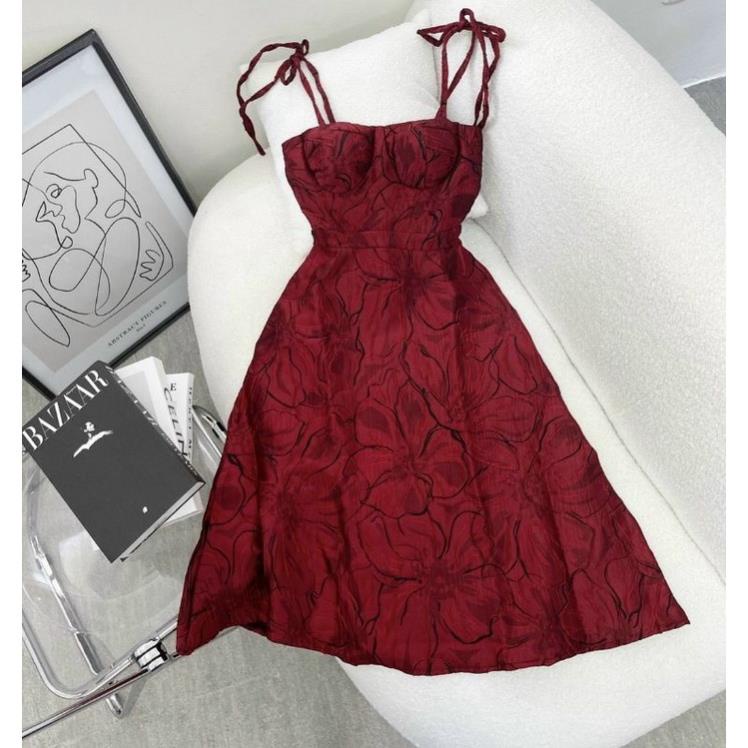 Đầm Đỏ Dự Tiệc VAYO Váy Đỏ 2 Dây Cột Vai Tà Dài Vải Gấm Hoa Dày Dặn Mặc Đi Tiệc Noel Tết Sang Chảnh Đẹp Thời Trang Nữ | BigBuy360 - bigbuy360.vn