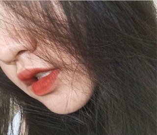Son colourpop màu Mama