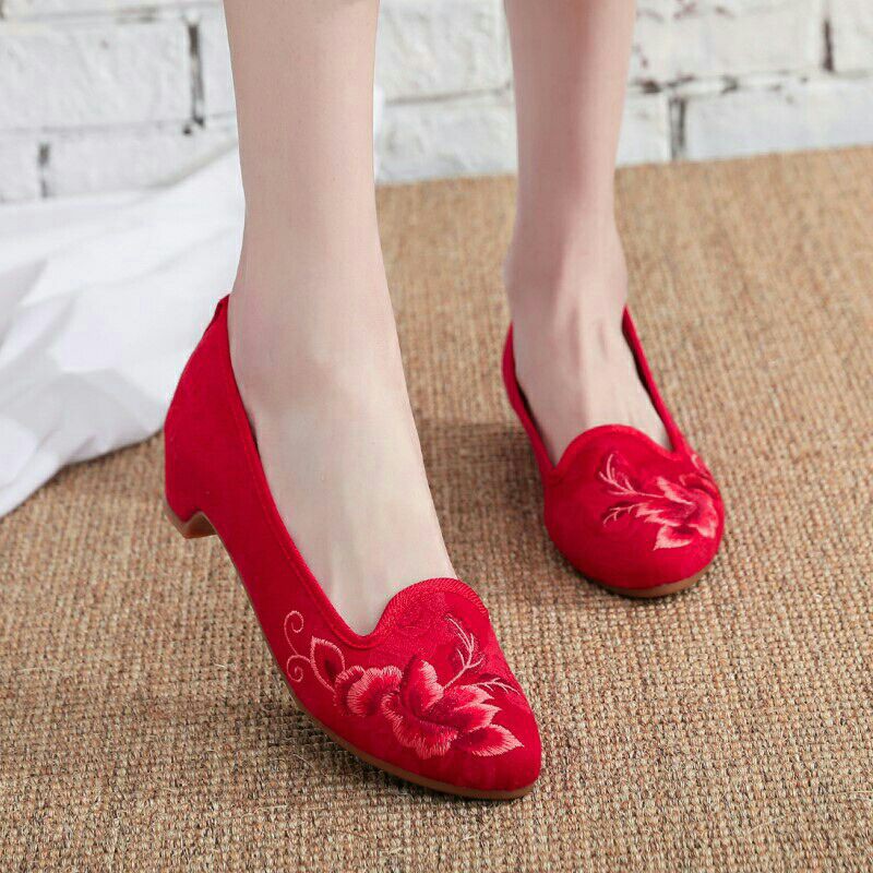 giày gấm nhung thêu hoa thời trang