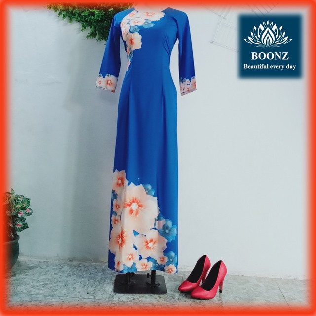 (HÌNH+ẢNH THẬT) Áo dài màu xanh dương là áo dài truyền thống của Boonz mang dáng áo thướt tha,dịu dàng của tà áo dài