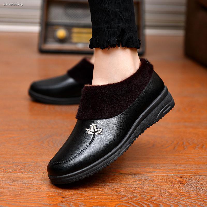 Mùa thu và đông của mẹ giày bông phụ nữ trung niên cao tuổi đế bằng cộng với nhung để giữ ấm người già bà mềm chống t | BigBuy360 - bigbuy360.vn