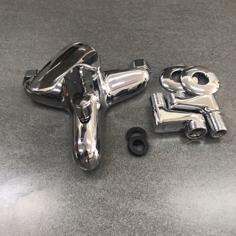 Sen tắm , Vòi tắm , củ sen tắm, vòi hoa sen tắm nóng lạnh Caesar  nhà tắm bảo hành 12 tháng