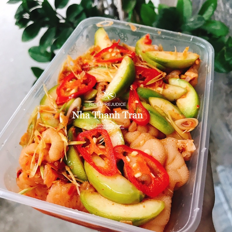 Chân gà rút xương sốt Thái mix cóc bao tử