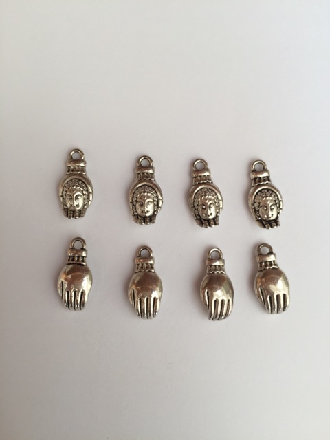 Charm Bàn Tay Mặt Phật Xâu Vòng